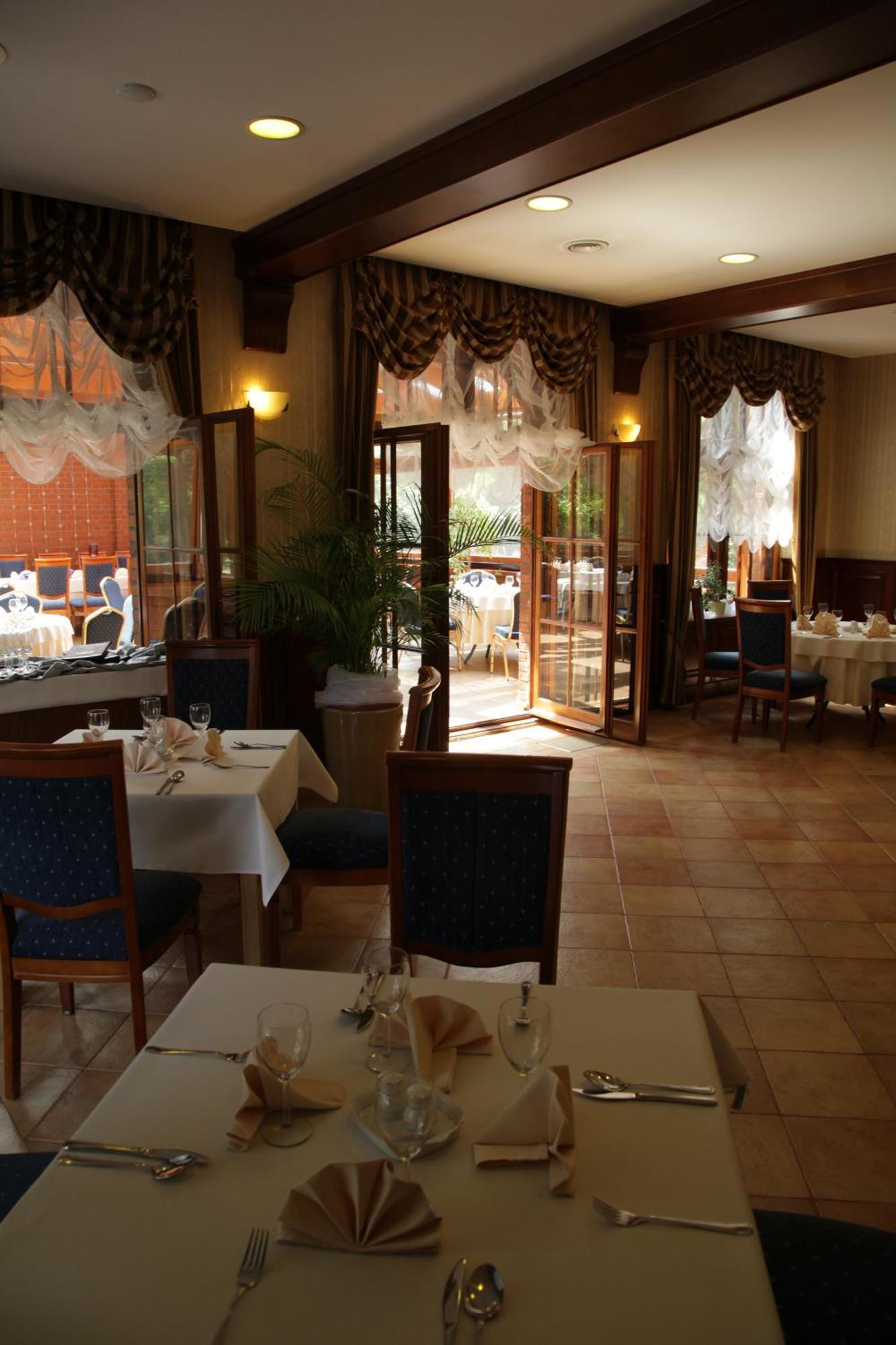 Hotel Belfer Zaniemyśl Zewnętrze zdjęcie